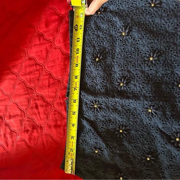 Talbots Navy Pencil skirt with flower embellishments- size 2 - Picture 6 of 8